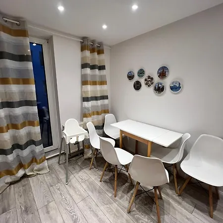 3 Friedrich Ebert Strasse *