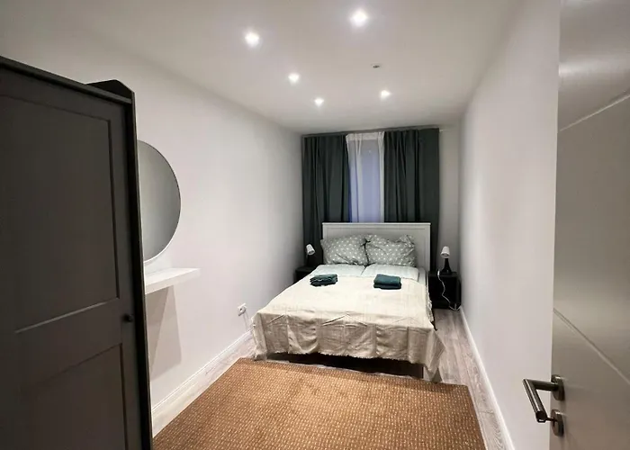 3 Friedrich Ebert Strasse *